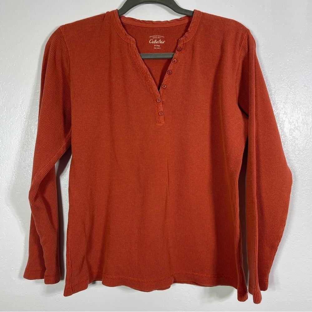 Cabela’s, Waffle Knit Long Sleeve Shirt. Size Medium. In excellent condition!